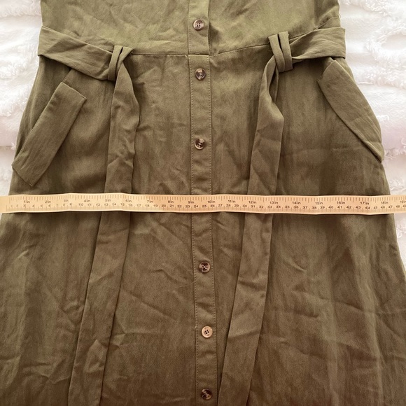 🎉 SOLD LOCALLY🎉 Olive green midi dress - Picture 4 of 5
